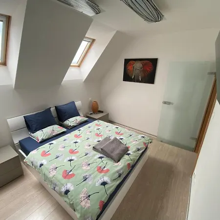 Zajko Apartman Lipótszentmiklós